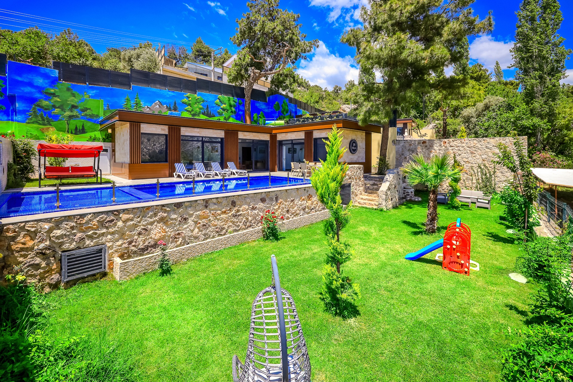 SR Villa özel havuzlu villa ve bahçe